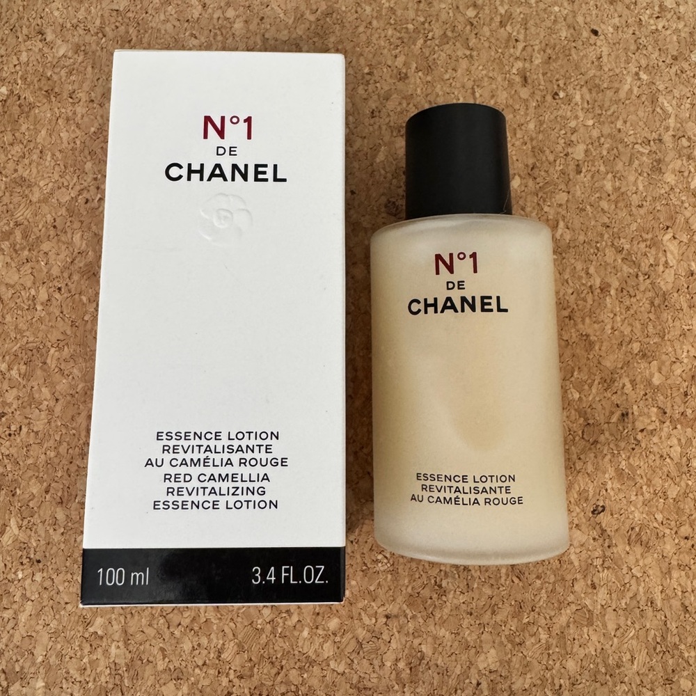 N°1 DE CHANEL REVITALIZING ESSENCE LOTION